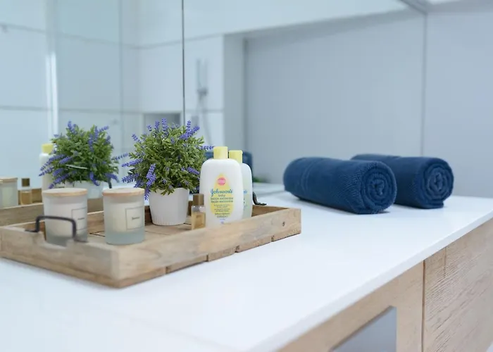 Willa Marina, Sol Y Sal